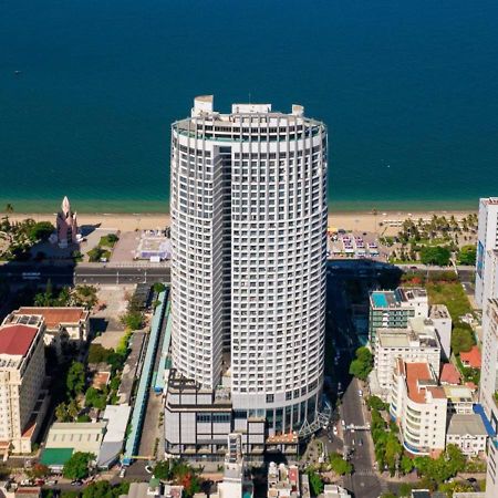 Appartamento Căn hộ sang trọng đối diện biển và quảng trường Nha Trang Esterno foto