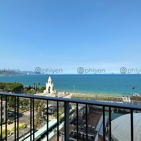 Appartamento Căn hộ sang trọng đối diện biển và quảng trường Nha Trang Esterno foto