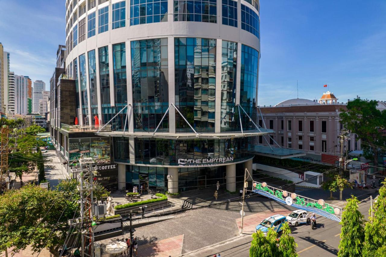 Appartamento Căn hộ sang trọng đối diện biển và quảng trường Nha Trang Esterno foto