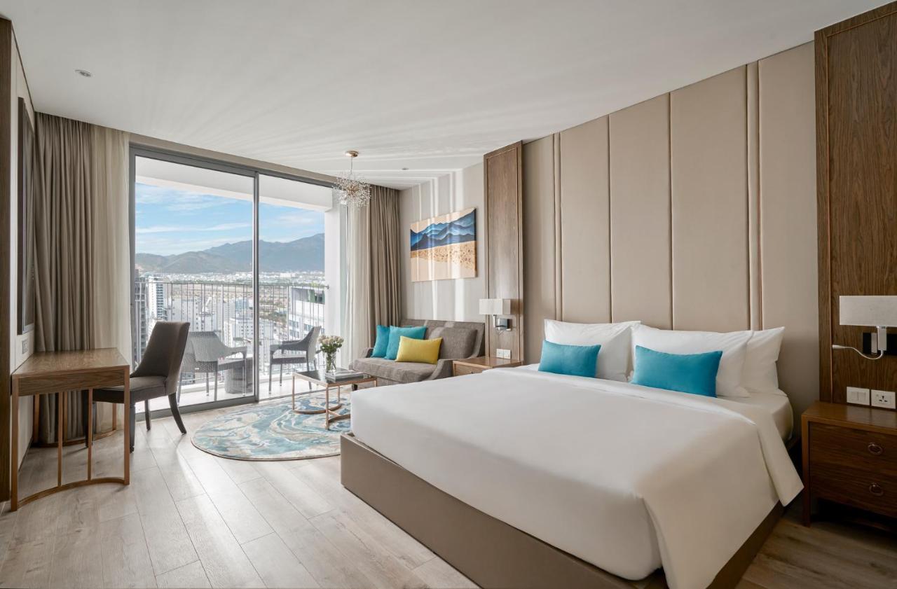 Appartamento Căn hộ sang trọng đối diện biển và quảng trường Nha Trang Esterno foto