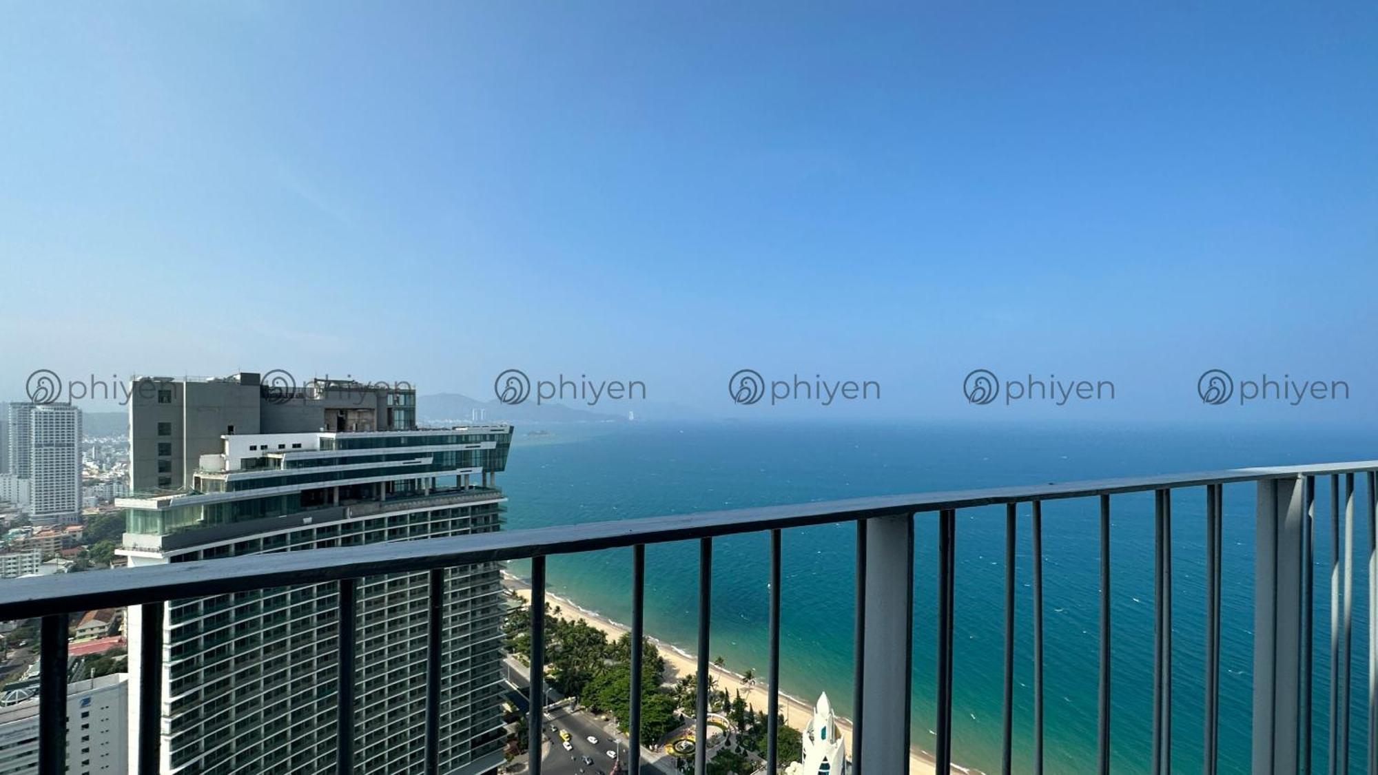 Appartamento Căn hộ sang trọng đối diện biển và quảng trường Nha Trang Esterno foto