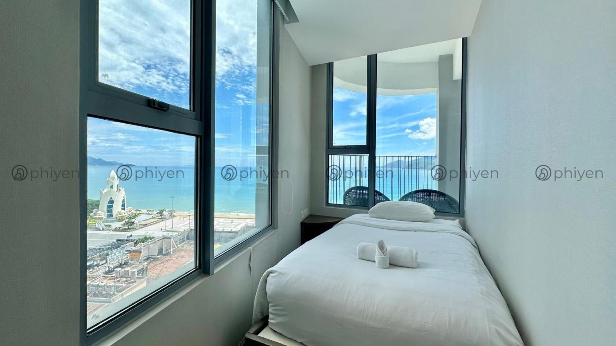 Appartamento Căn hộ sang trọng đối diện biển và quảng trường Nha Trang Esterno foto