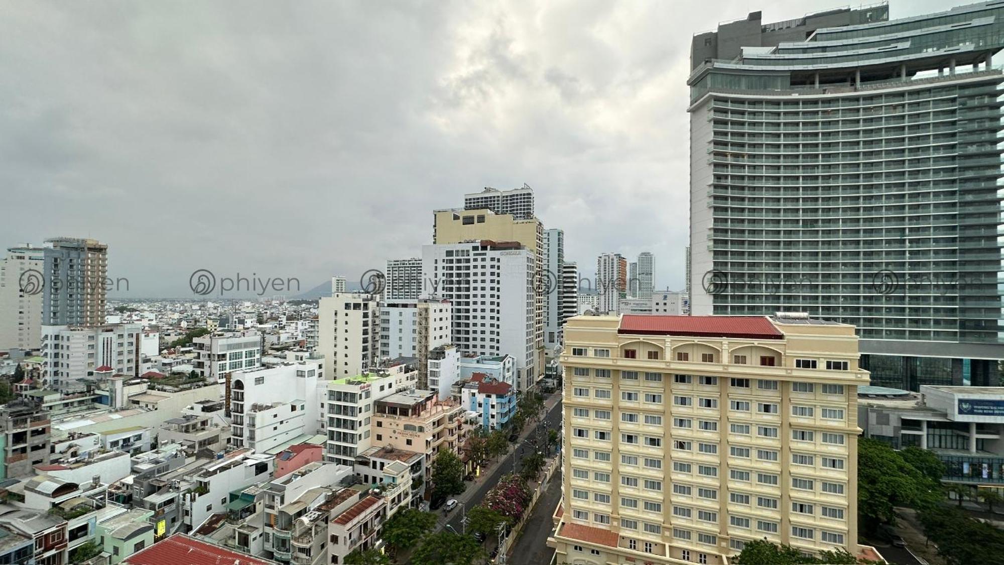 Appartamento Căn hộ sang trọng đối diện biển và quảng trường Nha Trang Esterno foto