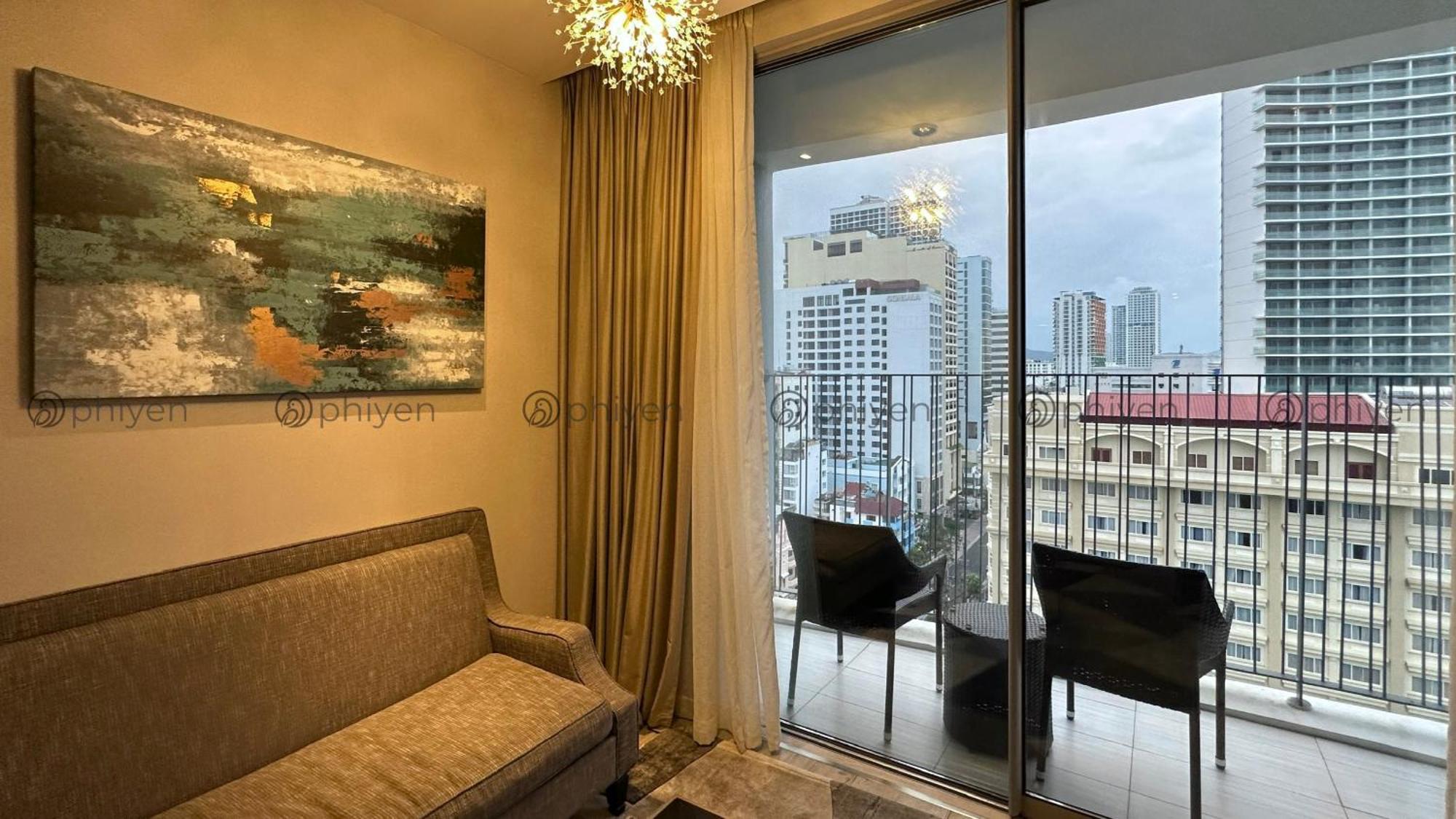 Appartamento Căn hộ sang trọng đối diện biển và quảng trường Nha Trang Esterno foto