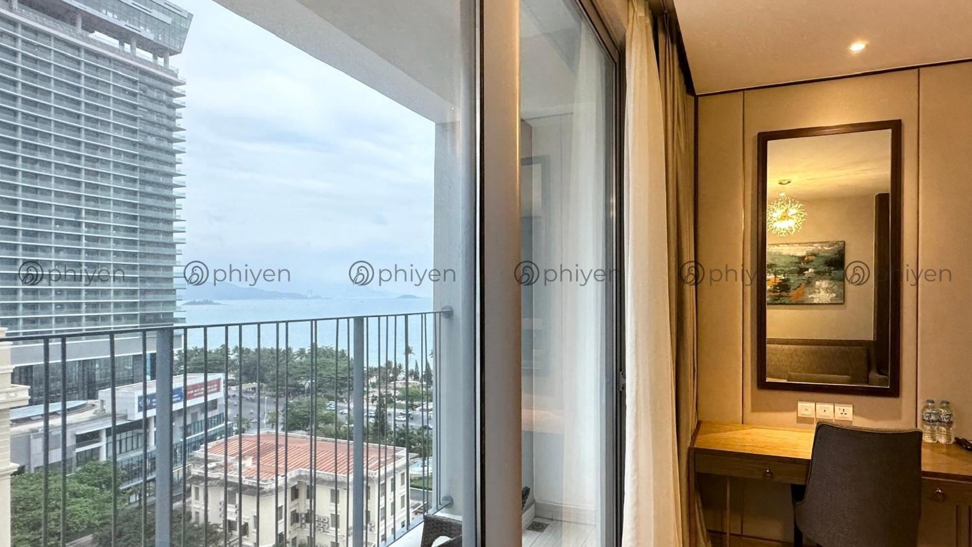 Appartamento Căn hộ sang trọng đối diện biển và quảng trường Nha Trang Esterno foto