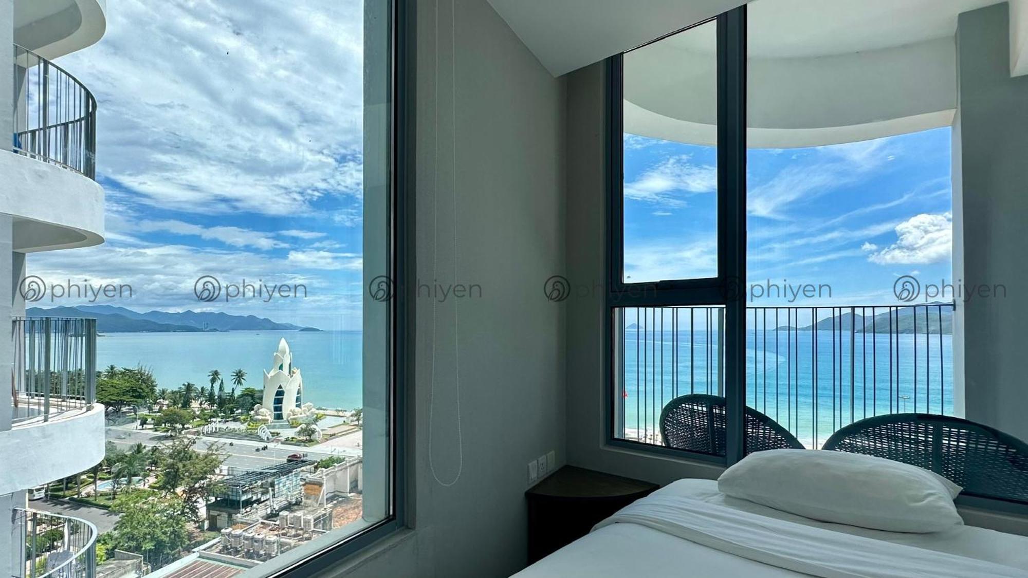 Appartamento Căn hộ sang trọng đối diện biển và quảng trường Nha Trang Esterno foto