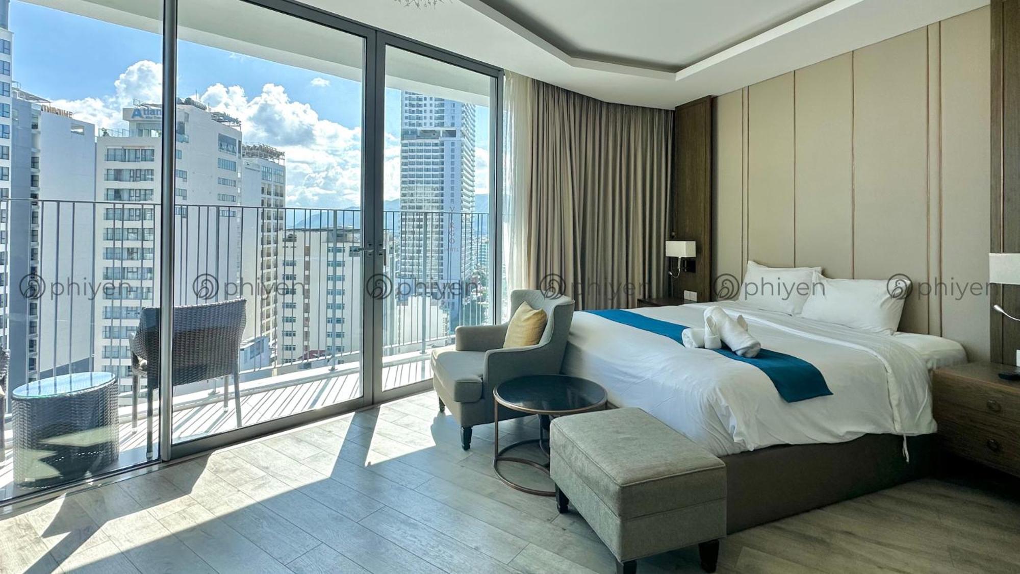 Appartamento Căn hộ sang trọng đối diện biển và quảng trường Nha Trang Esterno foto