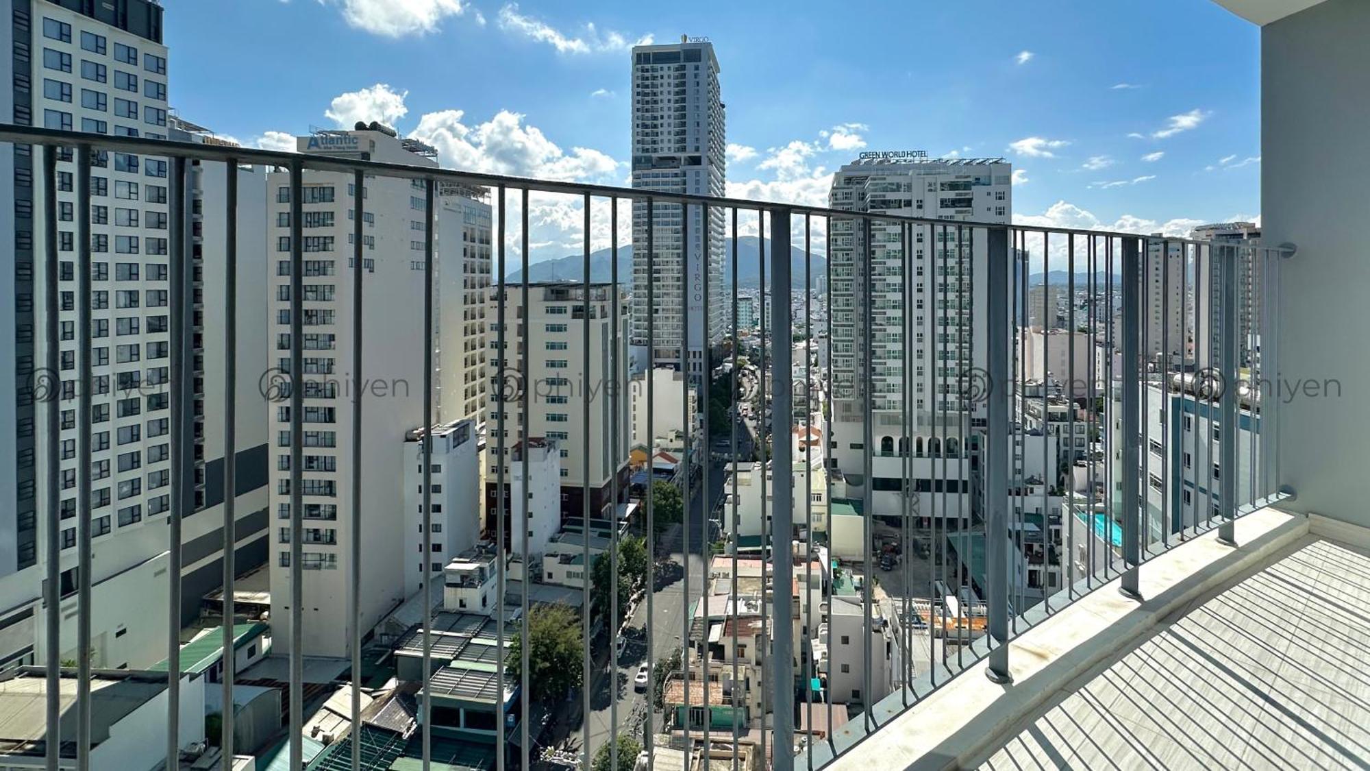 Appartamento Căn hộ sang trọng đối diện biển và quảng trường Nha Trang Esterno foto